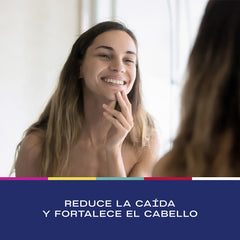 Cheveux brillants et éclat grâce au Folicure Original Shampoo.