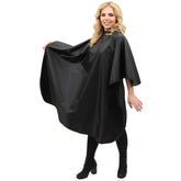 Cape ForPro Professional Collection noire protège contre les produits chimiques lors des colorations.