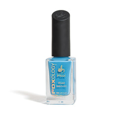 Application rapide avec le vernis Foxology Jinx, pinceau fluide pour une pose nette.