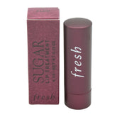 Fresh Sugar Lip Treatment prune, tube élégant offrant hydratation durable.