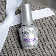 Gelish No-Cleanse Top Coat est compatible UV et LED pour un séchage rapide