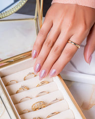Gelish MINI: format 9 ml portable, idéal pour déplacements et retouches.