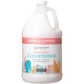 Conditionneur hydratant Ginger Lily Farms Botanicals dans sa bouteille, pour cheveux secs