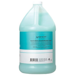 Texture crèmeuse du gel douche Ginger Lily Farms pour une peau douce.