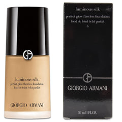 Giorgio Armani fond de teint, bouteille lumineuse pour un éclat naturel et durable