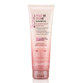 Shampoing anti-frisottis GIOVANNI 2chic en bouteille, contrôle des frisottis.