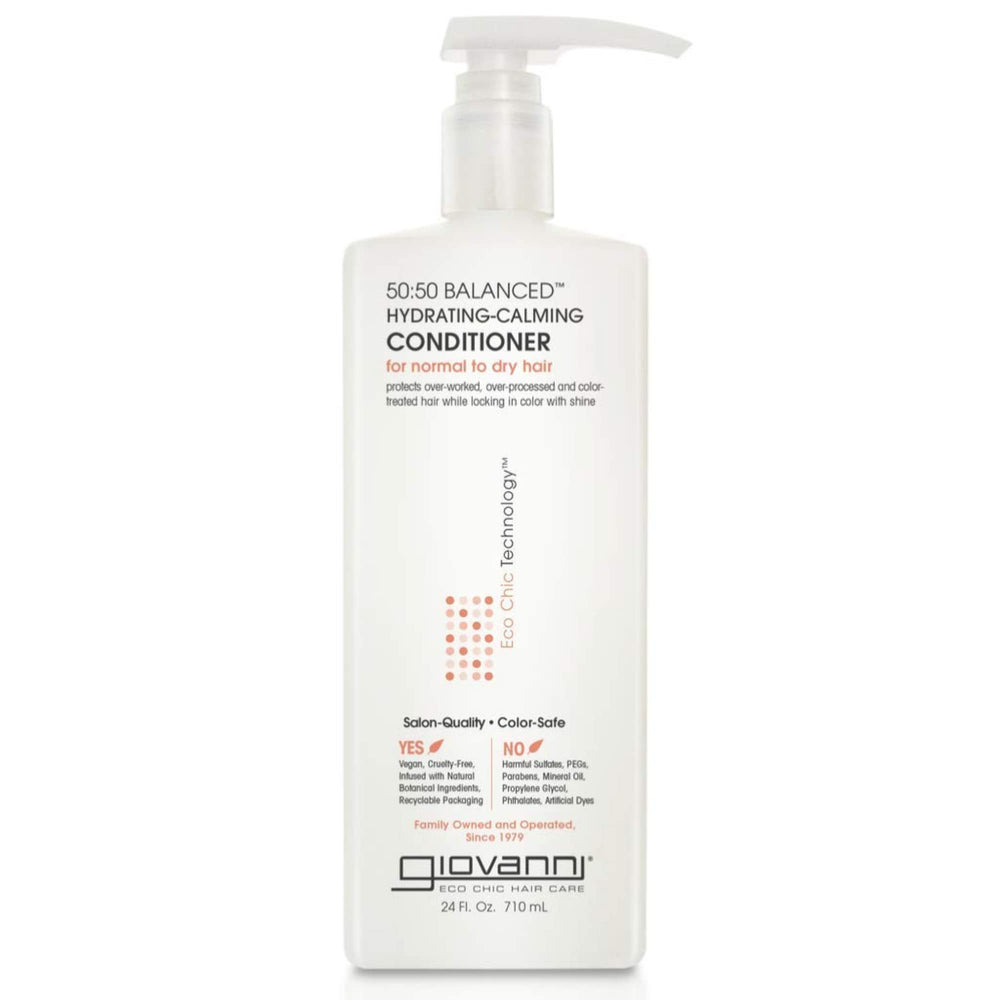 La bouteille Giovanni Eco Chic 50:50 hydrate et équilibre les cheveux.
