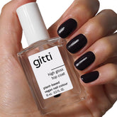 Gitti, couche finition brillance maximale, ongles protégés et éclat durable.