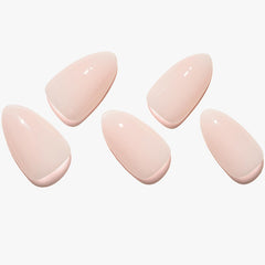 GLAMERMAID rose nude: ongles glossés faciles à poser pour un look instantané et élégant.