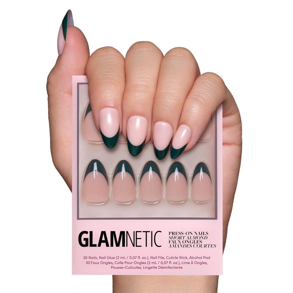 Glamnetic Château: ongles pointe française vert foncé courts avec fini brillant pour une allure chic.