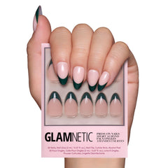 Glamnetic Château: ongles pointe française vert foncé courts avec fini brillant pour une allure chic.