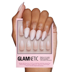 Glamnetic Snowdrift ombre matte avec flocons de neige pour un style hivernal.