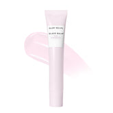 Glow Recipe Glass Balm: application facile pour des lèvres brillantes et hydratées.