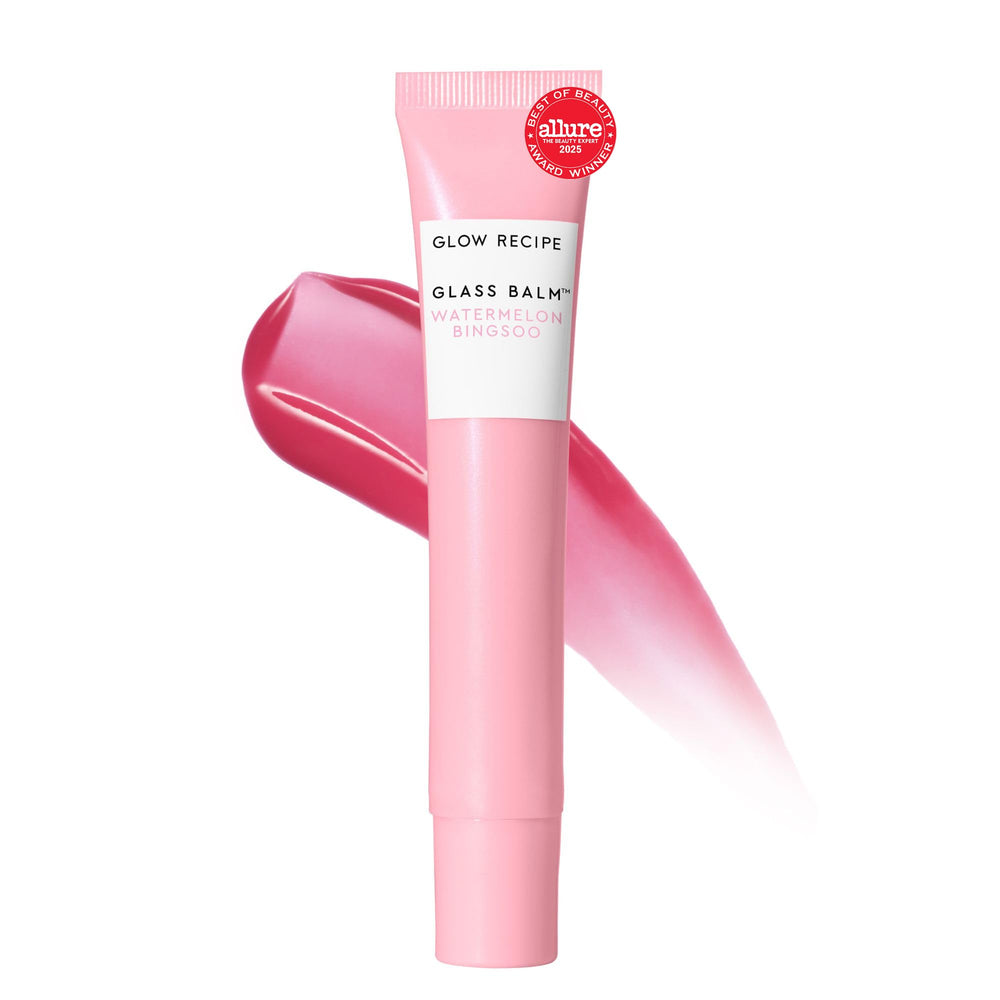 Glow Recipe Glass Balm Lip Treatment affiche un fini brillant et une hydratation longue durée.