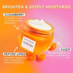 Texture mousse légère de Glow Recipe, application douce sur la peau.