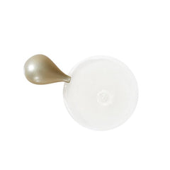 G.M. Collin Ceramide Comfort Serum, application-visage pour absorption douce.