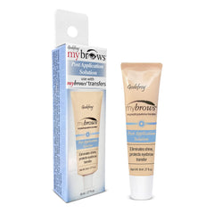 Godefroy Mybrows post-application montre la bouteille de 8 ml prête à prolonger la tenue.