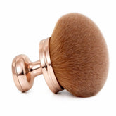 Pinceau GOERTI auto-bronzant extralarge pour corps, application homogène et sans traces.
