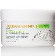 Goldfaden MD Doctors Scrub avec cristaux de rubis pour exfolier en douceur et éclairer le teint.