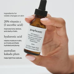 Goop Sérum hyaluronique dans une bouteille-pompe, hydratation durable.