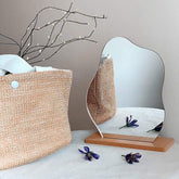 GUOJOZO Miroir maquillage en acrylique pour bureau avec surface nette.