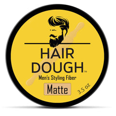 Hair Dough Styling Clay montre le pot-coiffage-matte pour un fini naturel.
