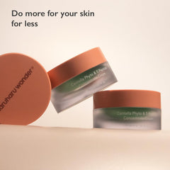 Texture veloutée de HARUHARU Wonder Centella Phyto & 5 Peptide Creme sur peau.