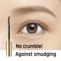 Heroine Make Mascara démontrant la technologie tubing autour des cils