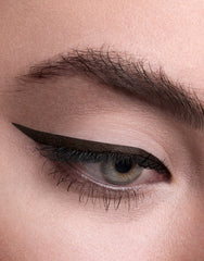 Hourglass crayon gel mécanique, application précise le long de la ligne des cils.