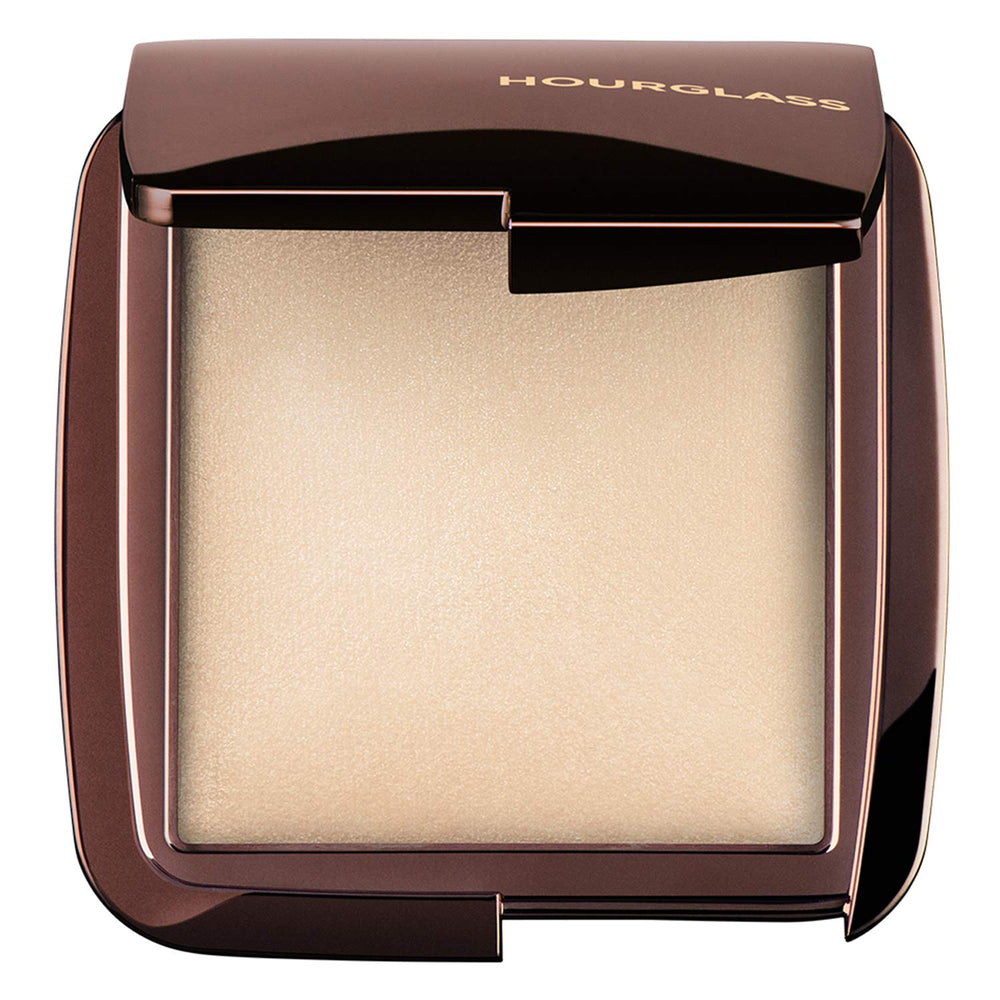 Hourglass Poudre Finissante Ambiante, diffuseur d'éclat naturel prêt pour les photos.