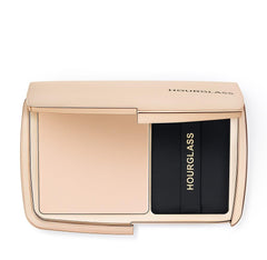 Hourglass Vanish Airbrush Poudre Pressée Translucide Clair – application douce et fini mat durable.