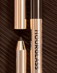 HourglassVoyeur: couleur matte intense pour un regard marqué.