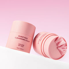 Texture onctueuse du baume, agréable à appliquer et efficace sur les impuretés.