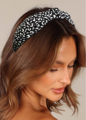 Bandeau Huachi imprimé léopard, touche audacieuse pour vos tenues.