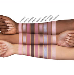Huda Rose Quartz ombres métalliques brillants pour des looks lumineux et glamours.