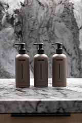 HygieneLab Gel Douche Homme: Senteur Lavande-Santal pour relaxation.