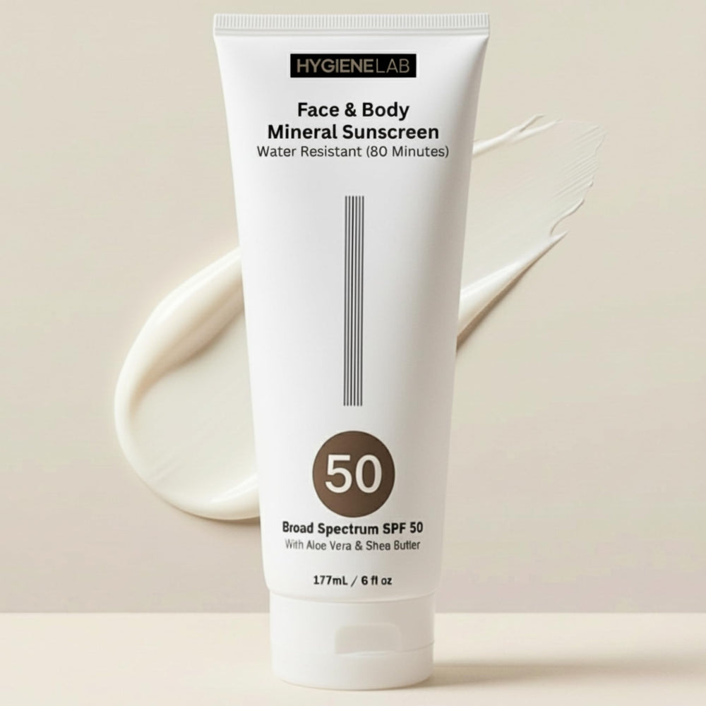 Bouteille HygieneLab Minéral SPF50 offrant une protection quotidienne pour peau sensible.