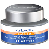 IBD Gel dur LED/UV Naturel II – flacon ergonomique pour une application précise.