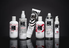 IGK GOOD BEHAVIOR protéine spiruline, apporte nutrition et équilibre des cheveux.