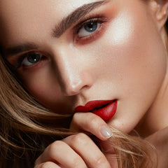 Échantillon ilembane rouge profond montrant pigmentation et tenue