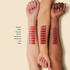 ILIA Balmy Tint Application Douce assure une couvrance modulable.