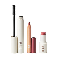 ILIA Limitless Lash Mascara révèle cils longs et séparés pour un regard éveillé.