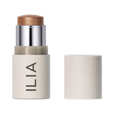 ILIA Multi-Stick: texture crèmeuse prête à l'application sur lèvres et joues.