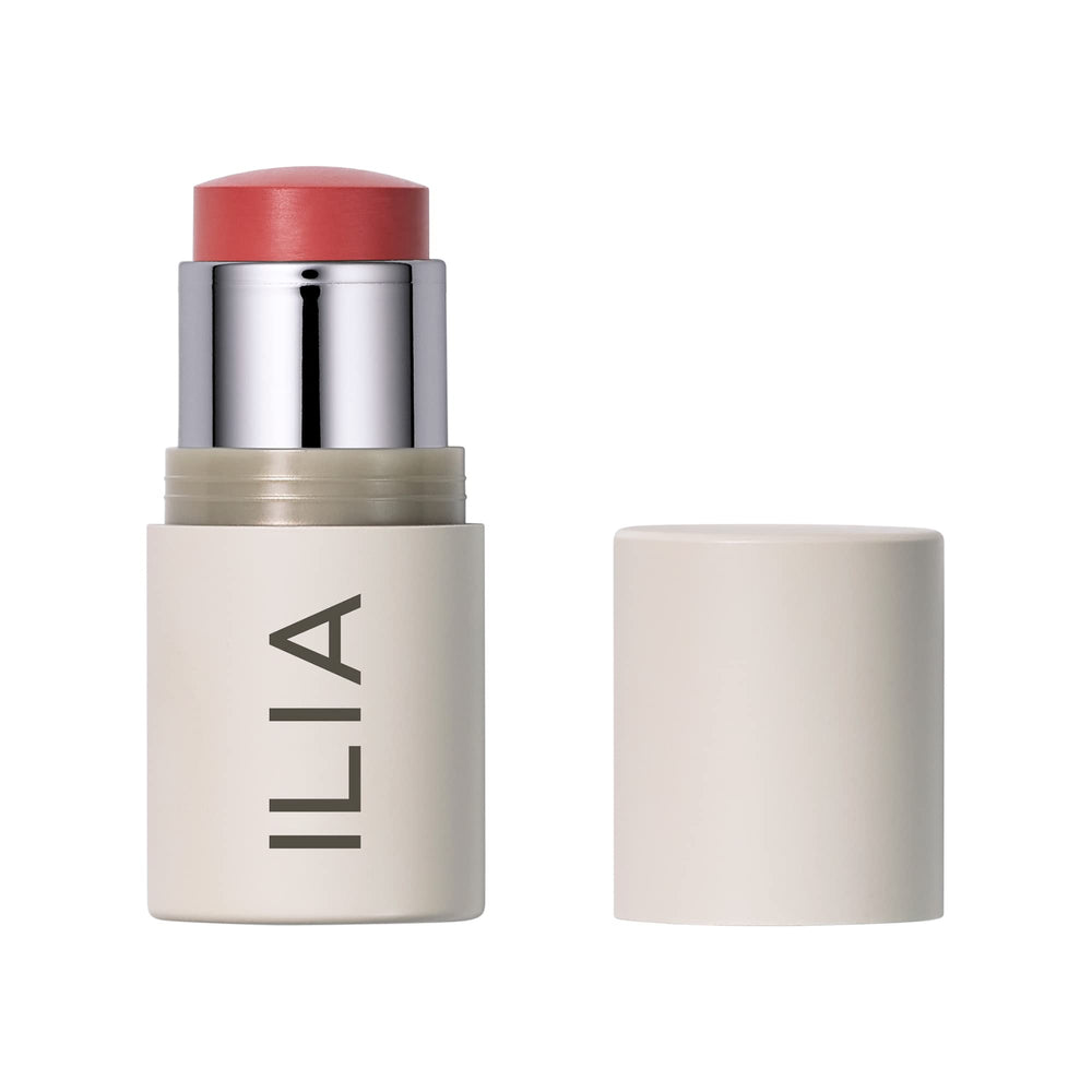 ILIA Multi-Stick All Of Me sur lèvres et joues pour une couleur naturelle.