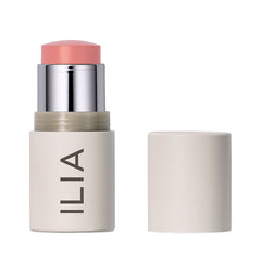 Boîtier ILIA Multi-Stick élégant, prêt pour des retouches rapides.