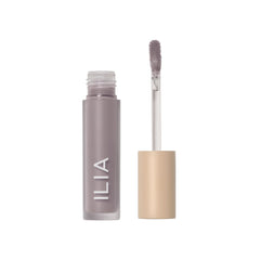 ILIA Matte Liquid Powder Eye Tint, texture légère, teinte Dove gris, fini durable.