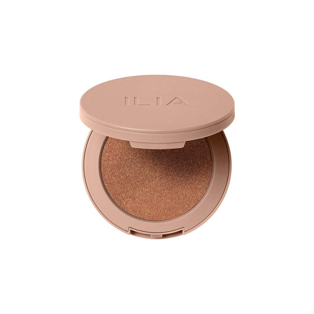 ILIA Sunshift Bronzer flacon : texture fluide qui devient poudre légère.