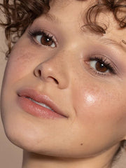 ILIA Infinity taupe bronze satin pour transitions douces.