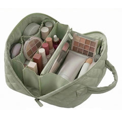 Illuminate sac-maquillage: plan plat pour accéder rapidement à tous vos produits.
