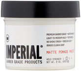 Imperial Barber Pâte Pomade Matte appliquée pour un style naturel